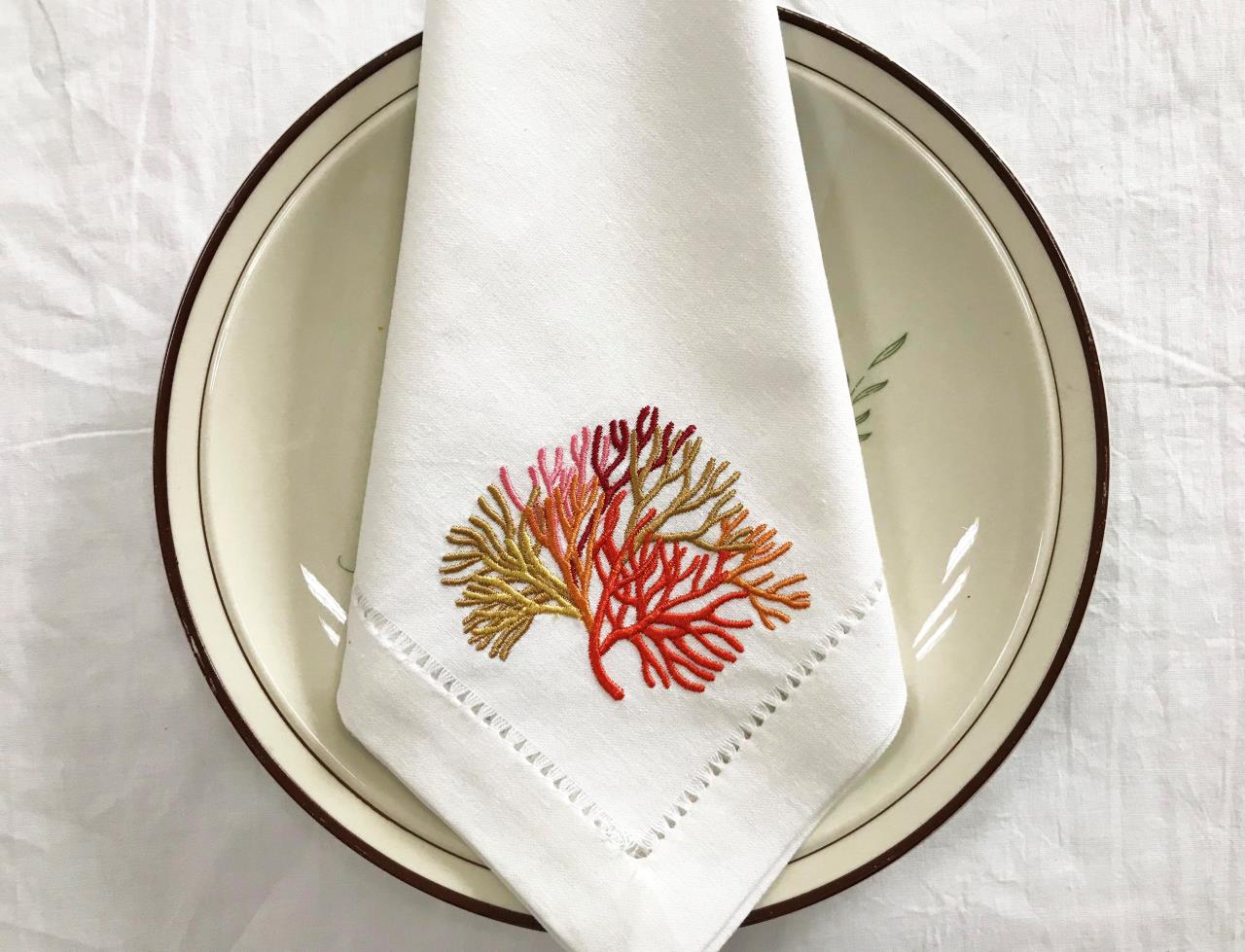Nhiều Màu San Hô Thêu Khăn Ăn, - đánh giá và giá Monogrammed Handkerchief